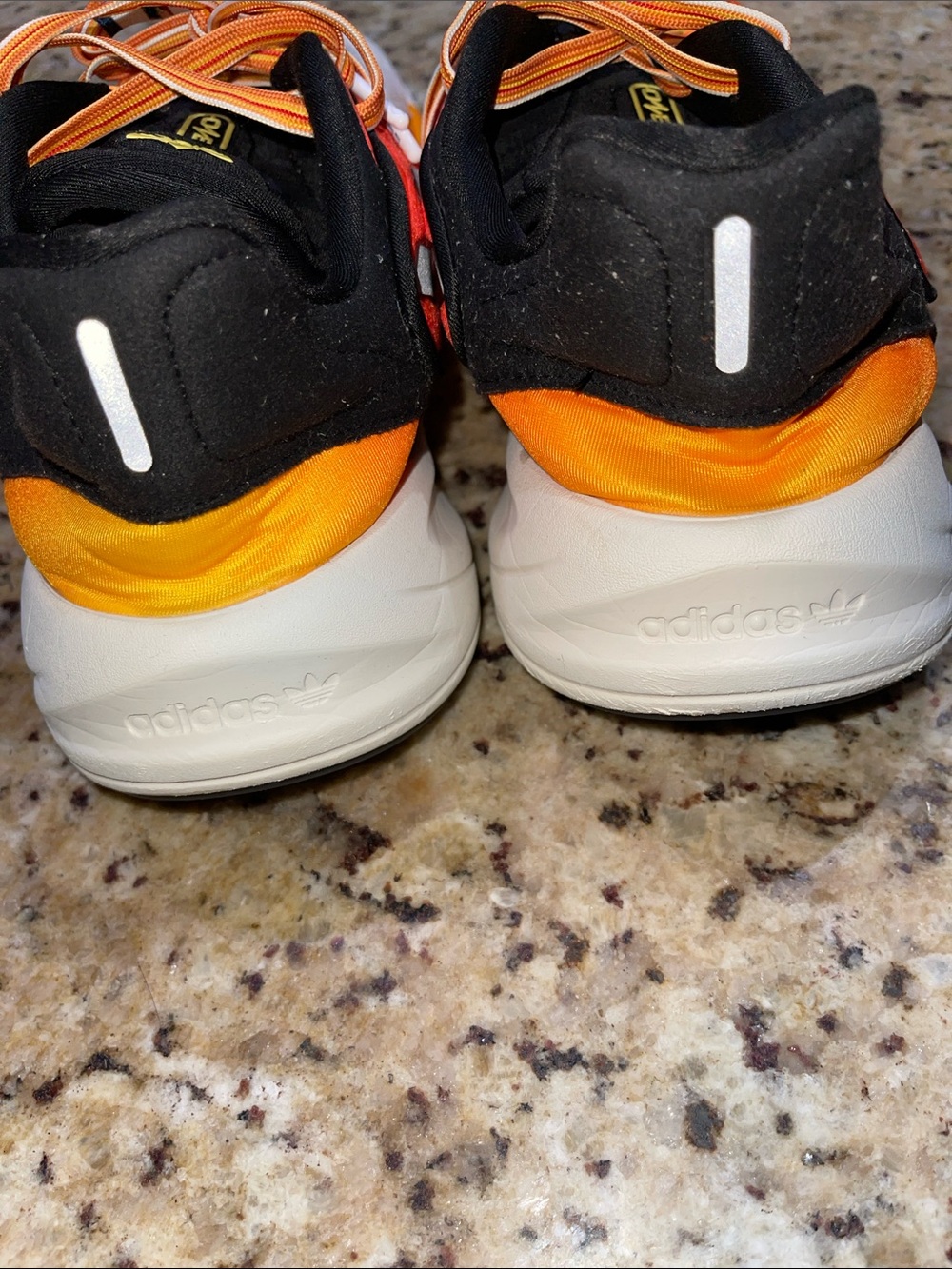 Adidas Ozelia Fiery Men’s Gradient Orange Flame Runner Shoes - Picture 4 of 10
